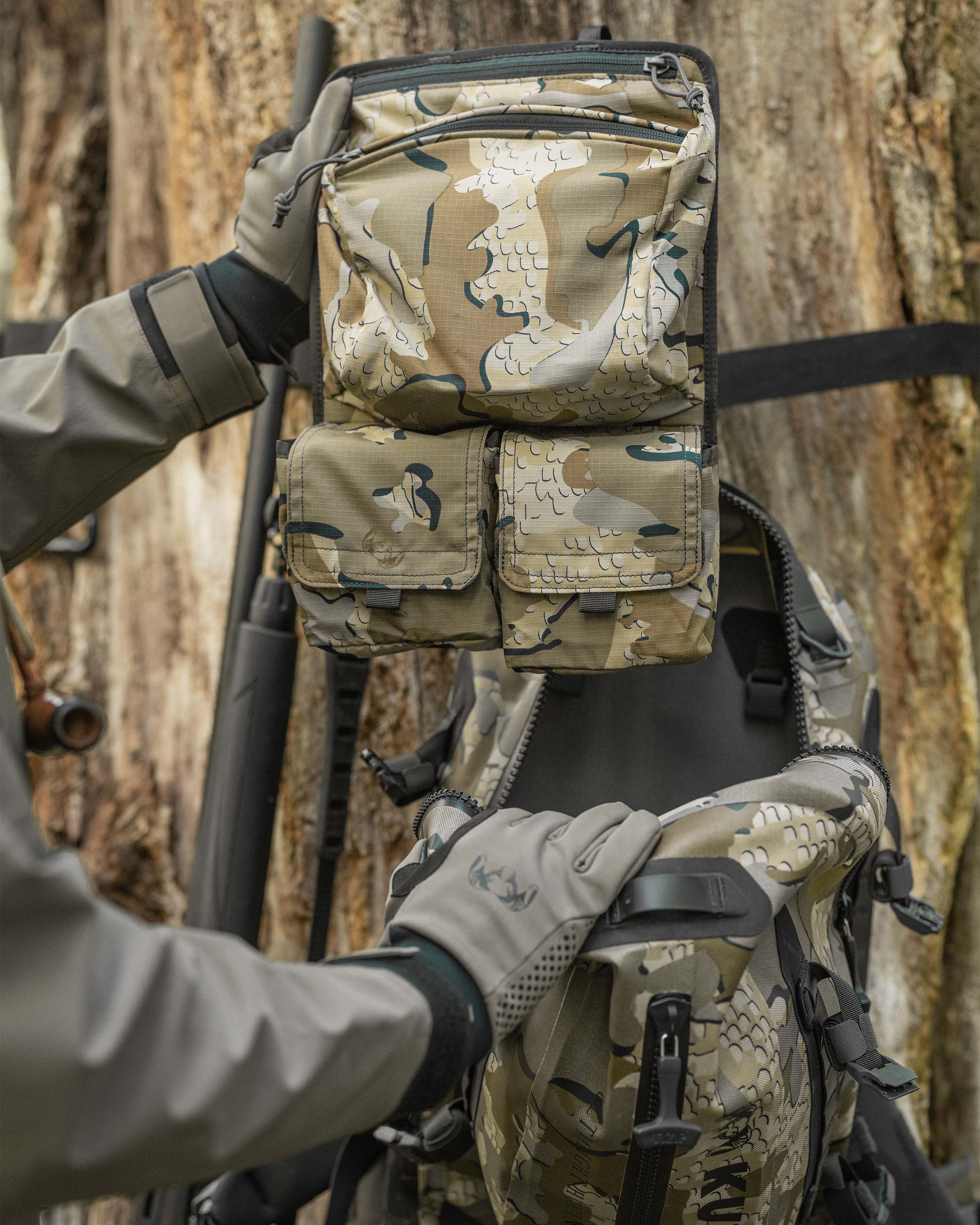 DeltaStorm 2200 Submersible Backpack | Stone - Image 14